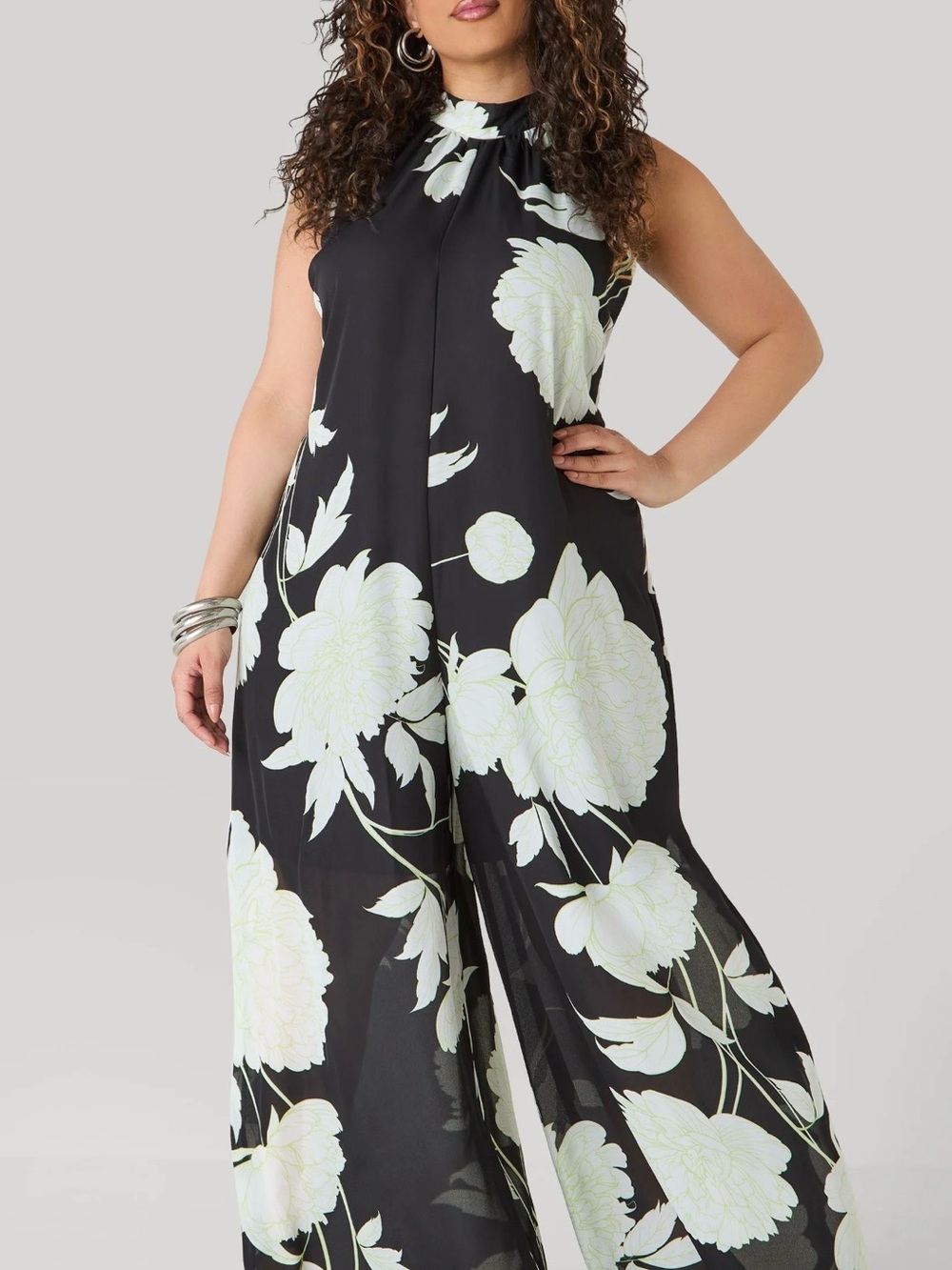 Size 30/32 Tall - Wide Leg Jumpsuit in Black and White